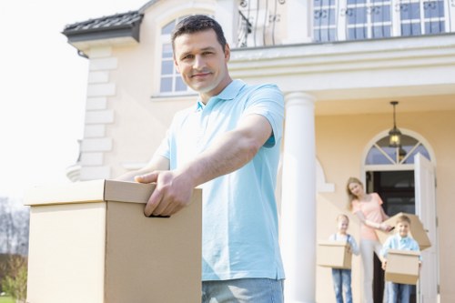 Quotation request and contact route for Swiss Cottage moves
